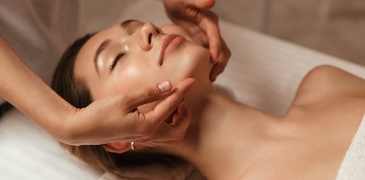 young-woman-getting-spa-treatment-2